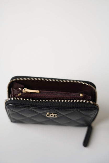 Chanel Wallet with zipper pocket